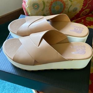 Sorel sandals. Excellent condition! Brand new, very comfortable!